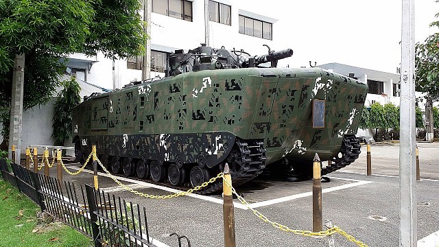 LVTH-6 American 105mm Self-Propelled Howitzer (SPH) (B)